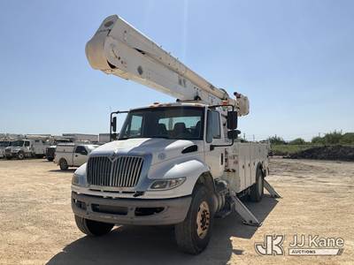 Altec AA55, 60 ft, Material Handling Bucket Truck