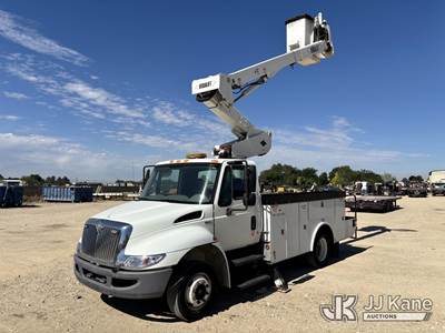 Versalift VST-240I01, 45 ft, Articulating & Telescopic Bucket Truck