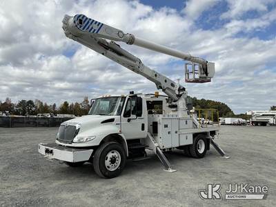 International 4400 Boom / Bucket Truck