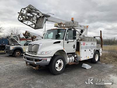 International 4400 Boom / Bucket Truck