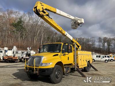 HiRanger HRX-55, 60 ft, Material Handling Bucket Truck