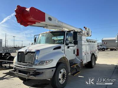 Altec AM50, 55 ft, Over-Center Material Handling Bucket Truck