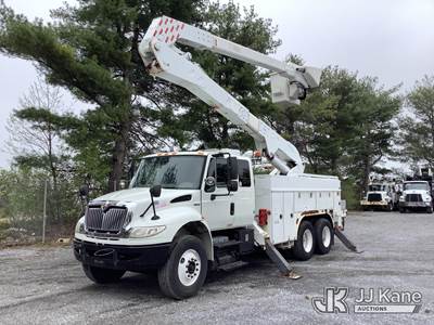 Altec A55E0C, 60 ft, Over-Center Material Handling Bucket Truck