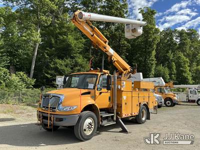 Altec L45P, 50 ft, Over-Center Bucket Truck