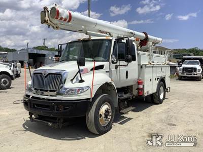 Altec L44E, 49 ft, Over-Center Bucket