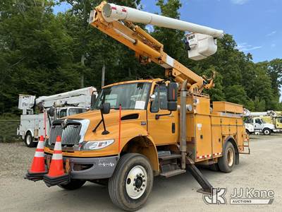 Altec L45P, 50 ft, Over-Center Bucket Truck