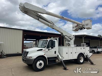 Altec AM55-MH, 60 ft, Over-Center Material Handling Bucket Truck