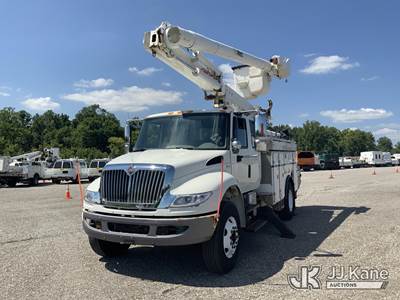 Altec L42M, 47 ft, Over-Center Material Handling Bucket Truck