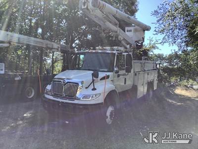 Altec L42P, 47 ft, Over-Center Bucket Truck