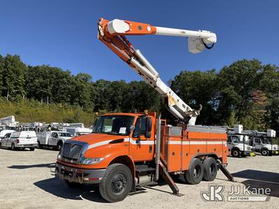 Altec AM55E-MH, 60 ft, Over-Center Material Handling Bucket Truck