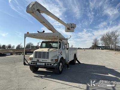 Altec AA755L, 61 ft, Bucket Truck
