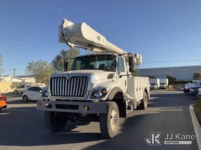 Altec AM55-MH, 60 ft, Articulating Material Handling Bucket Truck