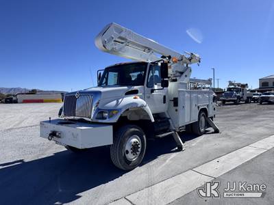 International 7300 Boom / Bucket Truck