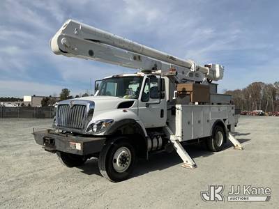 Altec AA55-MH, 60 ft, Material Handling Bucket Truck