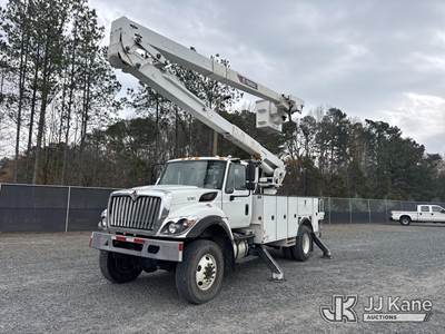HiRanger TC-55MH, 60 ft, Material Handling Bucket Truck
