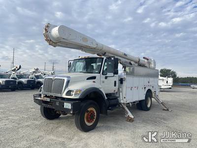 Altec AM55, 60 ft, Over-Center Material Handling Bucket Truck
