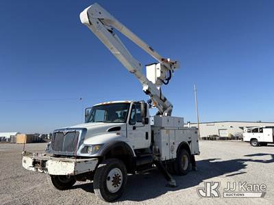 Altec AO442, 42 ft, Articulating & Telescopic Bucket Truck