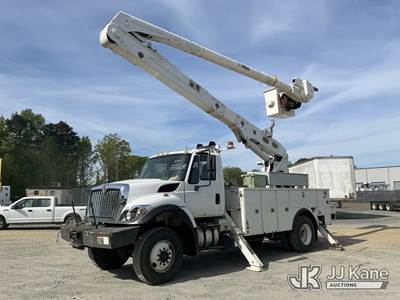 Altec AA55, 60 ft, Material Handling Bucket Truck