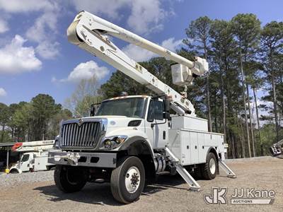 Altec AA55MH, 60 ft, Material Handling Bucket Truck