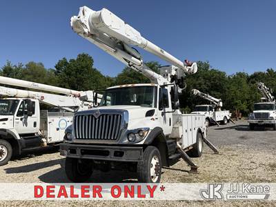 Altec AM855, 60 ft, Material Handling Bucket Truck