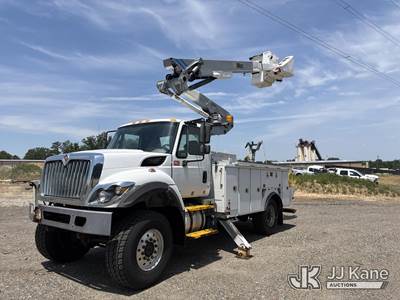 Altec AT41M, 46 ft, Material Handling Bucket Truck