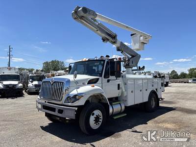 Altec L42A, 47 ft, Over-Center Bucket Truck