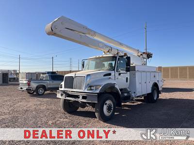 Altec AA755L, 60 ft, Material Handling Bucket Truck