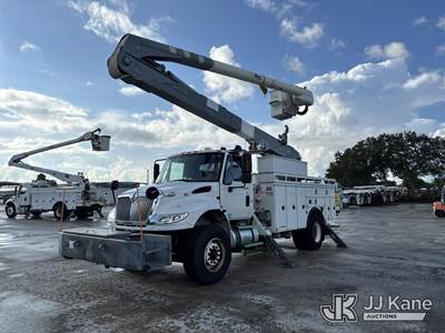 Altec AA55, 60 ft, Material Handling Bucket Truck