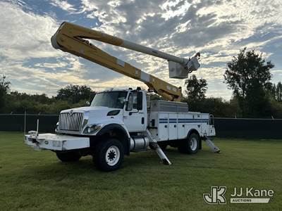 Altec AA55E, 60 ft, Material Handling Bucket Truck