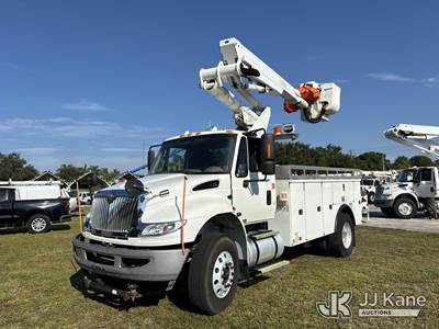 Altec TA40, 46 ft, Articulating & Telescopic Bucket Truck