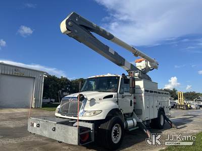 Altec AA55, 60 ft, Material Handling Bucket