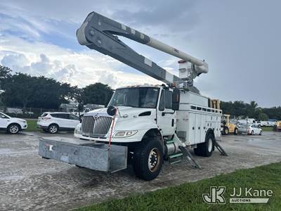 Altec AA55E, 60 ft, Material Handling Bucket