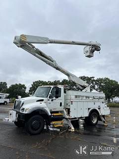 Altec AM855-MH, 60 ft, Over-Center Material Handling Bucket Truck