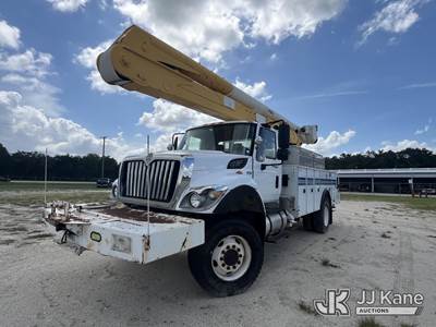 Altec AA55E, 55 ft, Material Handling Bucket Truck