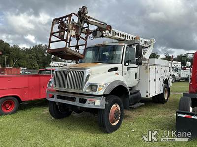 Altec AT40C, 39 ft, Articulating & Telescopic Non-Insulated Bucket Truck