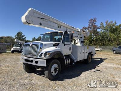 Altec AA55-MH, 60 ft, Material Handling Bucket Truck