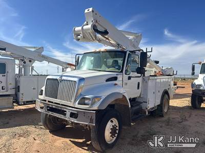Altec TA45M, 49 ft, Articulating & Telescopic Material Handling Bucket Truck