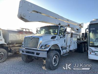 International 7400 Boom / Bucket Truck
