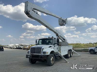 International 7400 Boom / Bucket Truck