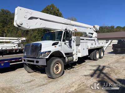 International 7400 Boom / Bucket Truck