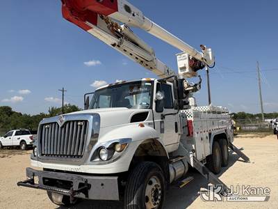 International 7400 Boom / Bucket Truck