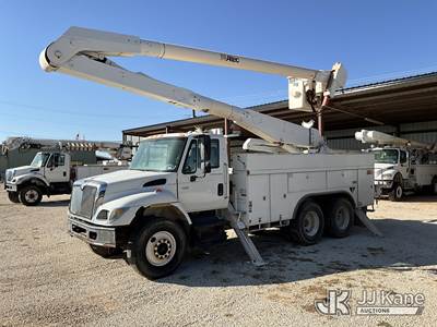 International 7400 Boom / Bucket Truck