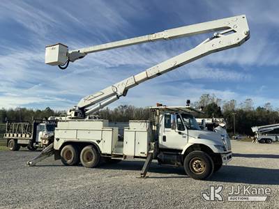 Altec A77T, 82 ft, Articulating & Telescopic Material Handling Bucket Truck