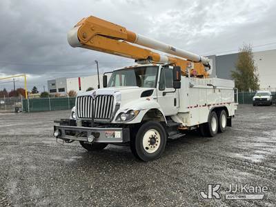 Altec AA755L, 61 ft, Bucket Truck