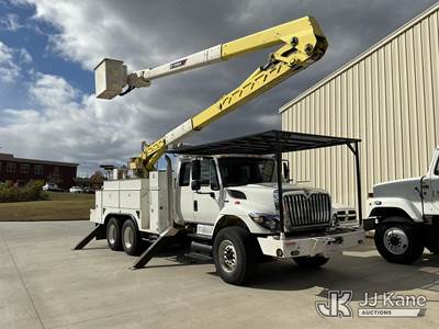 HiRanger TCX-60, 65 ft, Material Handling Bucket Truck