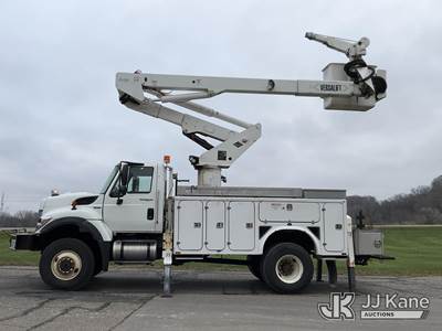 Versalift VST5000I01, 55 ft, Articulating & Telescopic Material Handling Bucket Truck
