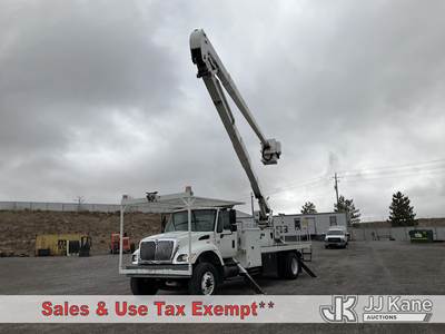 International 7400 Boom / Bucket Truck
