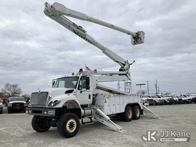 Altec AM900-E100, 105 ft, Double-Elevator Material Handling Bucket Truck