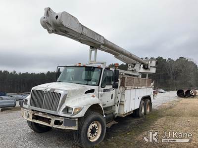 Altec AM900-E100, 105 ft, Double-Elevator Bucket Truck