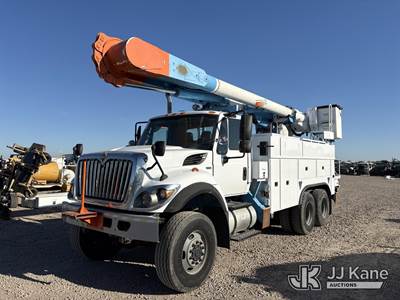 Altec AM55, 60 ft, Over-Center Material Handling Bucket Truck